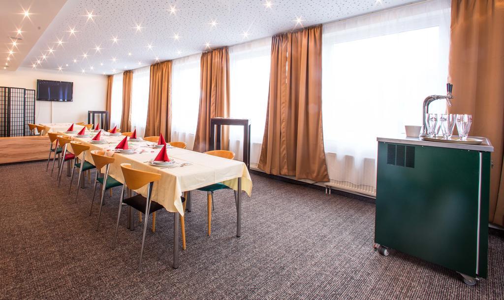 Hotel an der Waldstraße Groß-Zimmern Eksteriør billede