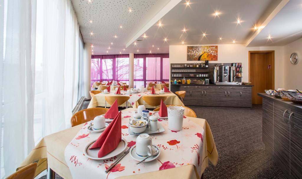 Hotel an der Waldstraße Groß-Zimmern Eksteriør billede